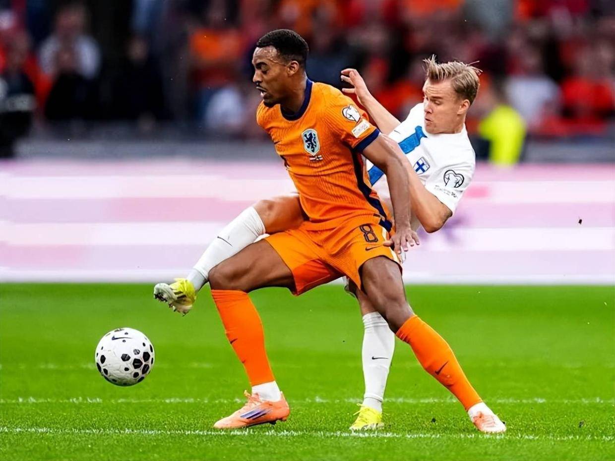 英超双红会赛前,斯洛特透露利好消息,两员大将及时复出战曼联 英超双红会赛前,斯洛特透露利好消息,两员大将及时复出战曼联